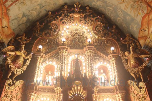 Altar of St. Mary's Forane Church, Valiapally-Kaduthuruthy 